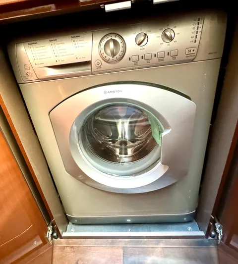 Kimberlee Dawn Yacht Photos Pics Washer Unit - Ariston