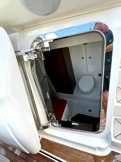 Kimberlee Dawn Yacht Photos Pics Crew Quarters - Access