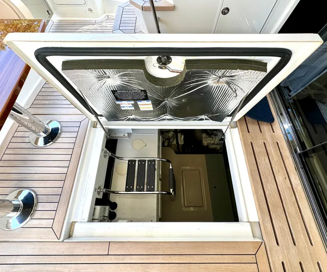 Kimberlee Dawn Yacht Photos Pics Engine Room Access