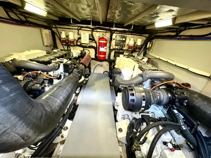 Kimberlee Dawn Yacht Photos Pics Engine Room Looking Forward