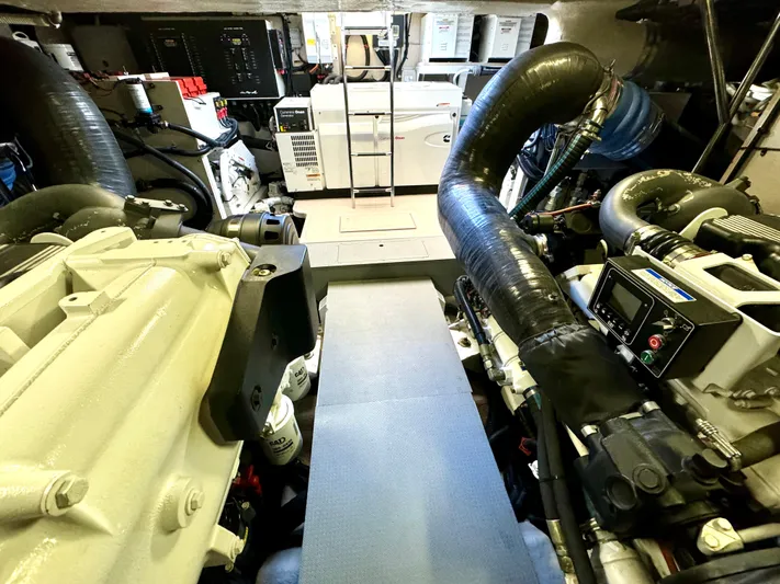 Kimberlee Dawn Yacht Photos Pics Engine Room Looking Aft