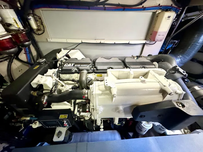 Kimberlee Dawn Yacht Photos Pics Engine Room - Strb. Side