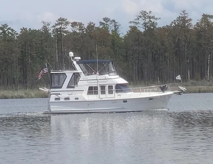 Meridian Yacht Photos Pics 