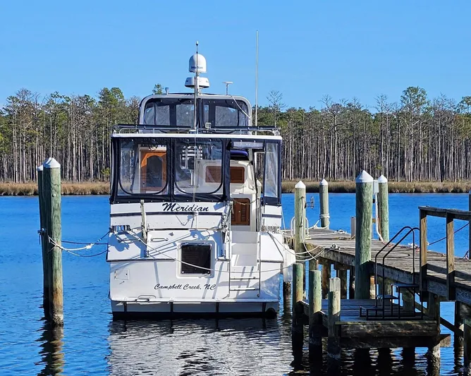 Meridian Yacht Photos Pics 