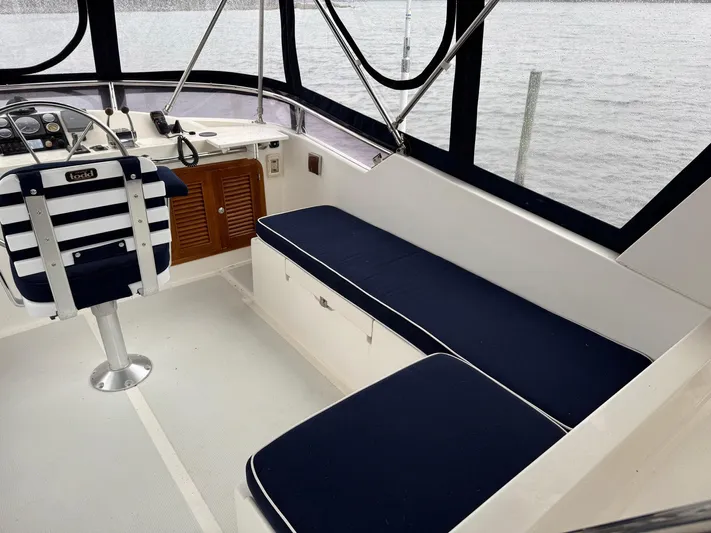 Meridian Yacht Photos Pics 