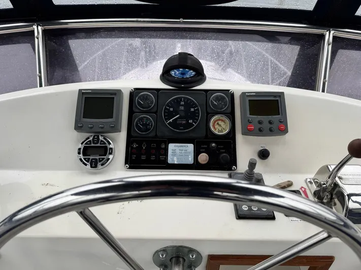 Meridian Yacht Photos Pics 