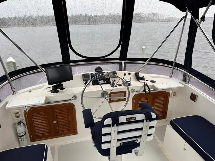 Meridian Yacht Photos Pics 