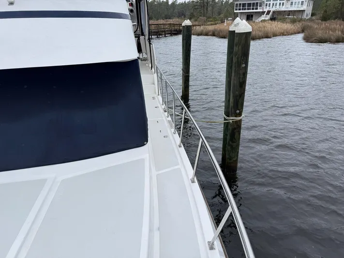 Meridian Yacht Photos Pics 