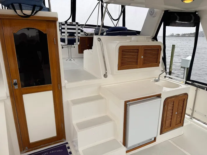 Meridian Yacht Photos Pics 