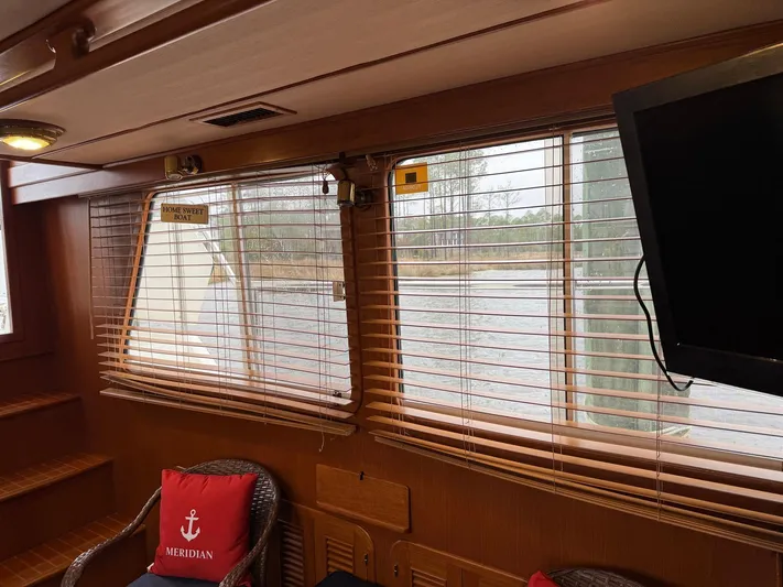 Meridian Yacht Photos Pics 