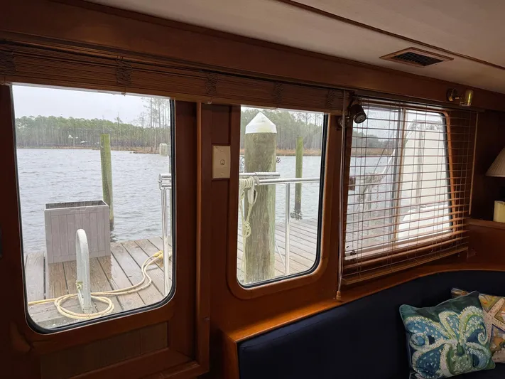 Meridian Yacht Photos Pics 