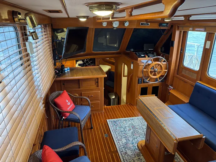 Meridian Yacht Photos Pics 