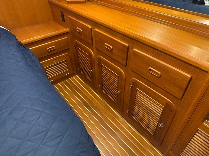 Meridian Yacht Photos Pics 