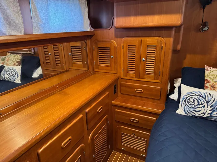 Meridian Yacht Photos Pics 