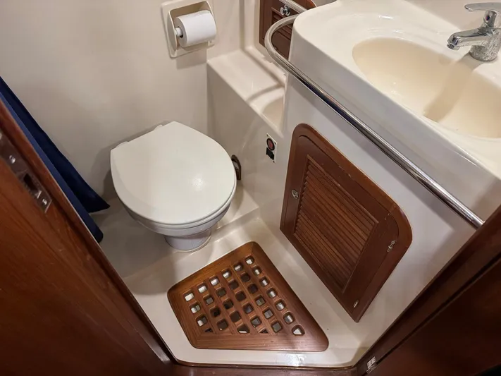 Meridian Yacht Photos Pics 