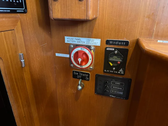 Meridian Yacht Photos Pics 