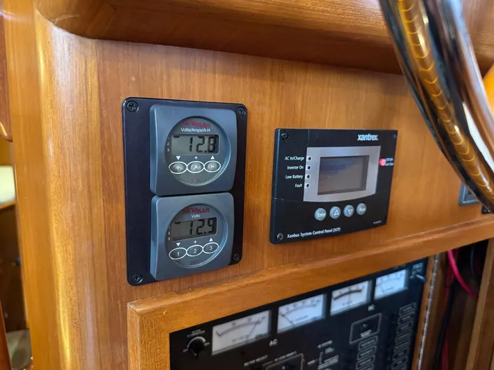 Meridian Yacht Photos Pics 