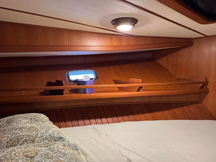 Meridian Yacht Photos Pics 