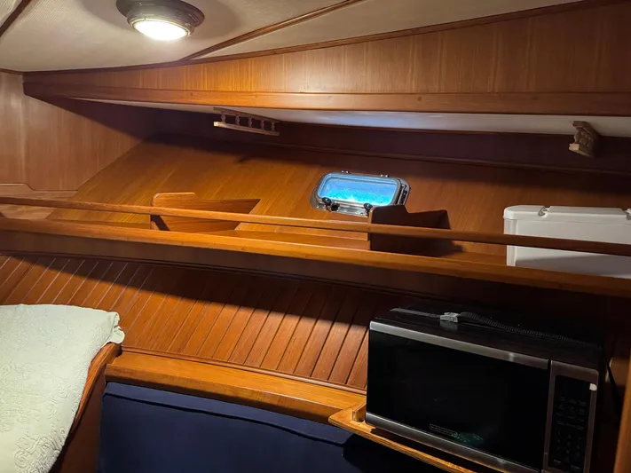 Meridian Yacht Photos Pics 