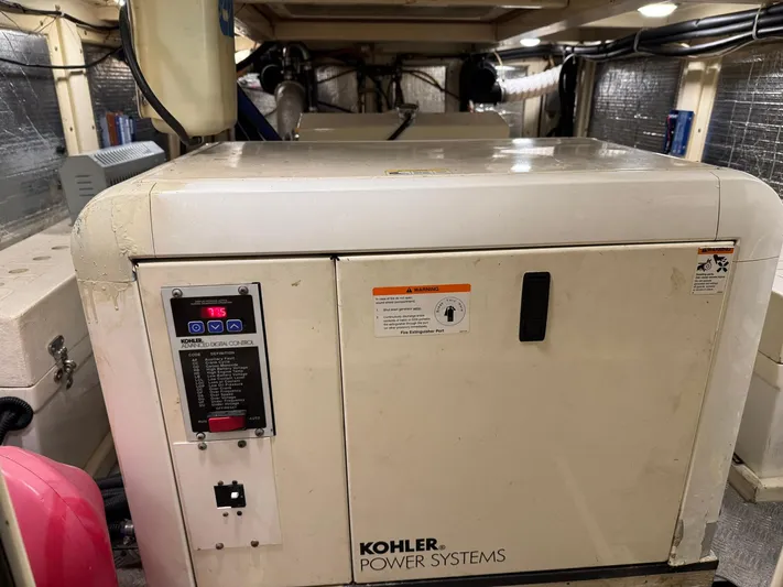 Meridian Yacht Photos Pics 