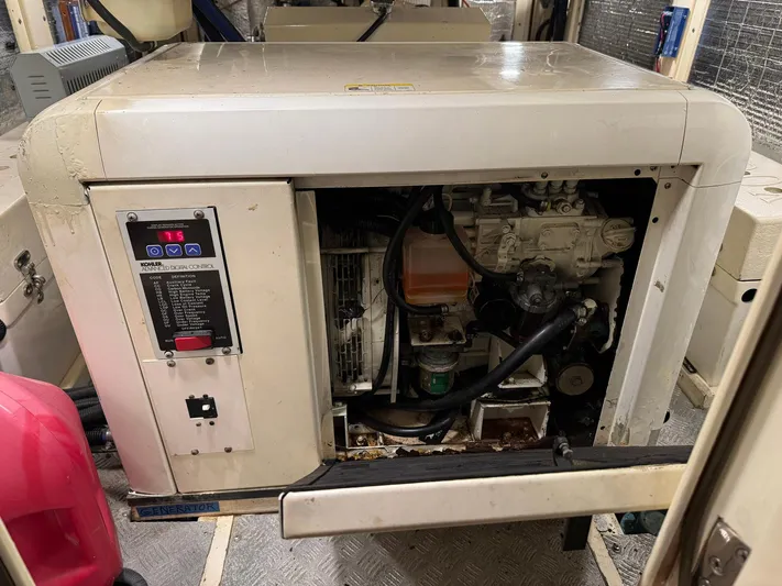 Meridian Yacht Photos Pics 