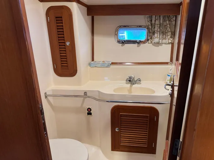 Meridian Yacht Photos Pics 