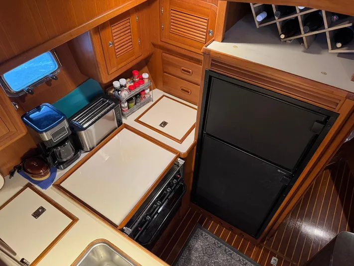 Meridian Yacht Photos Pics 