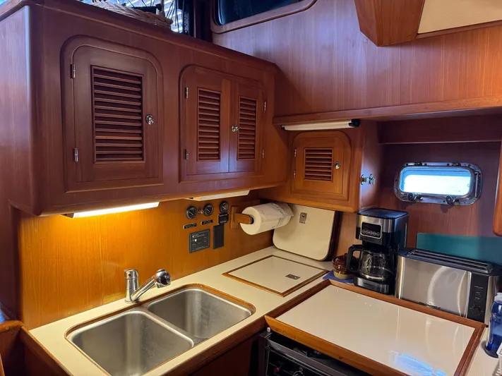 Meridian Yacht Photos Pics 