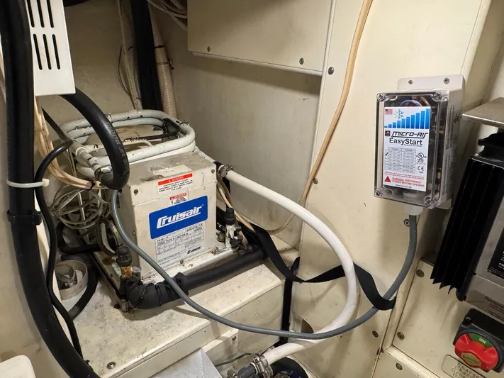 Meridian Yacht Photos Pics 