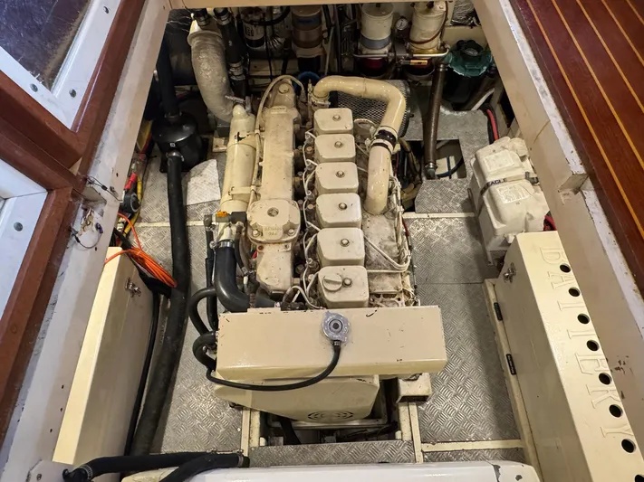 Meridian Yacht Photos Pics 