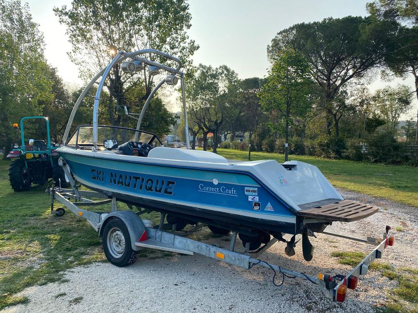 1996 Correct Craft Ski Nautique 196 Ski and Wakeboard Boat for sale