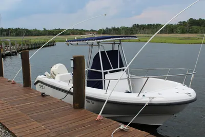 Boston Whaler Outrage 23
