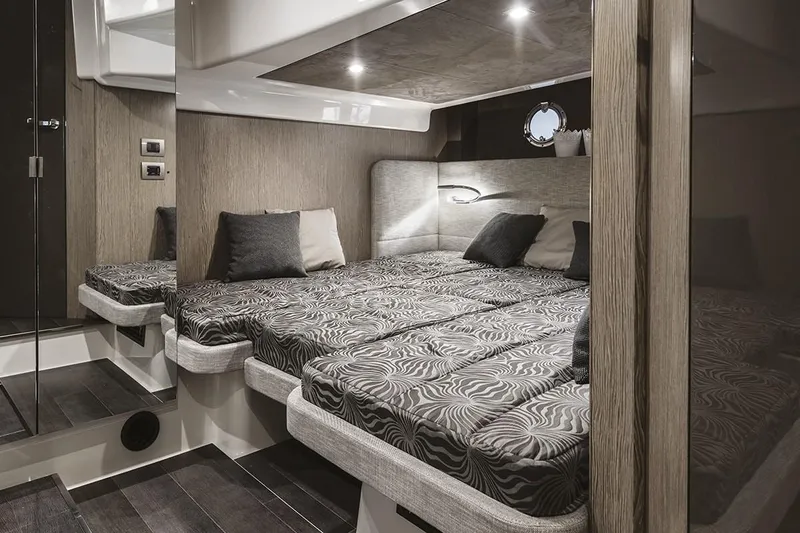  Yacht Photos Pics Manufacturer Provided Image