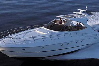 Cruisers Yachts 5470 Express