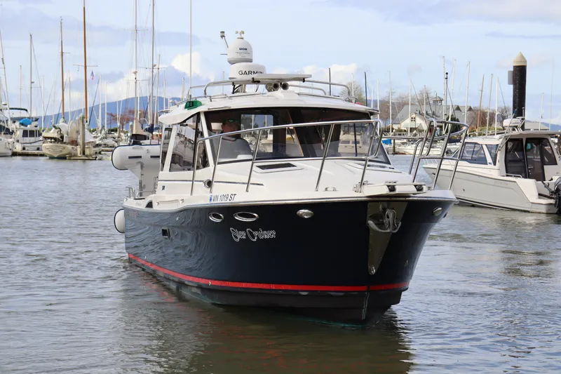 Star Cruiser Yacht Photos Pics 