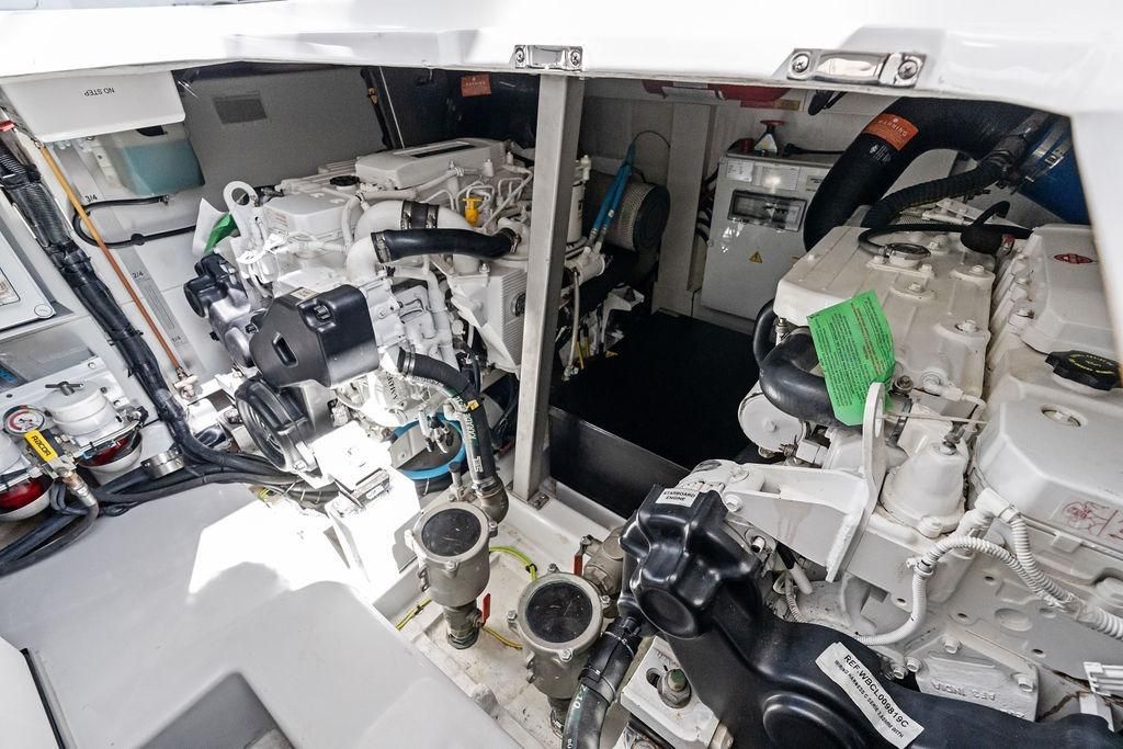 2021 Azimut 43 