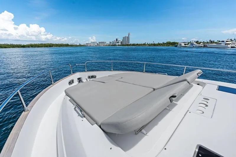  Yacht Photos Pics Azimut Magellano 43 yacht deck with sunbed, ocean view, 2021 model.