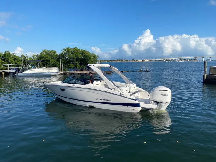  Yacht Photos Pics 2025 REGAL LX6 - Image 5