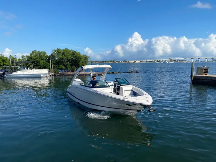  Yacht Photos Pics 2025 REGAL LX6 - Image 3