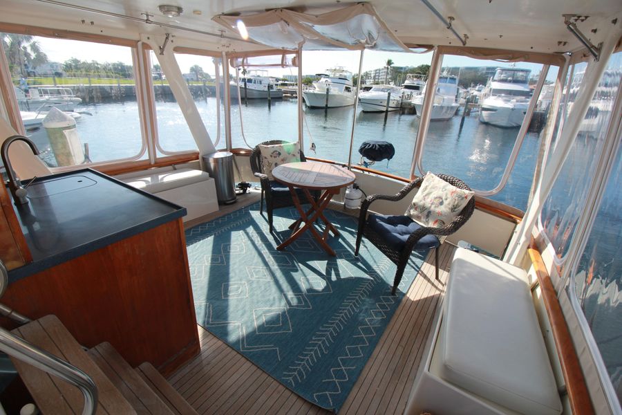 1987 Kha Shing Sundeck
