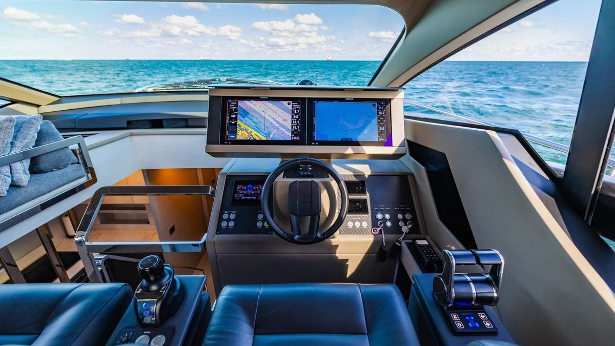 2023 Pershing 70 