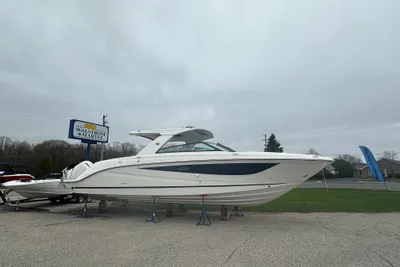 Sea Ray SLX 400 Outboard