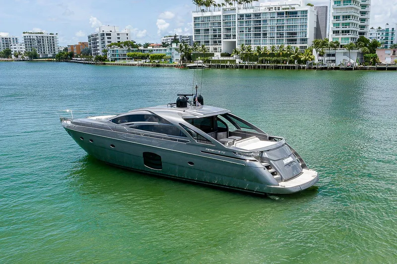 Andiamo Yacht Photos Pics 