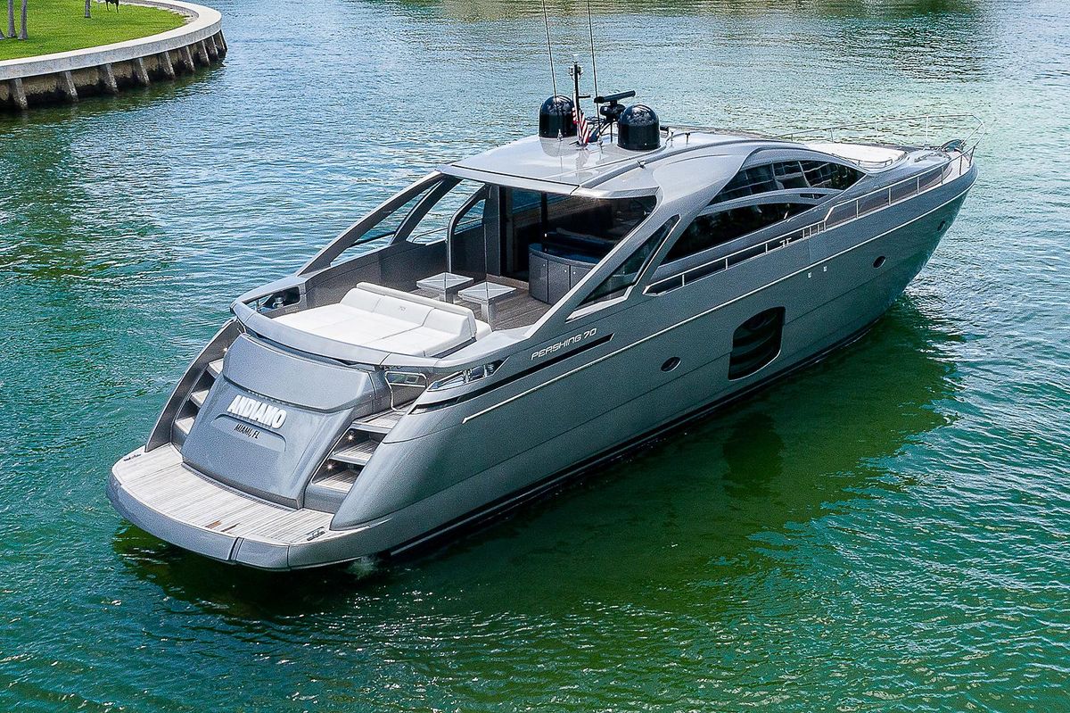 2015 Pershing 70 