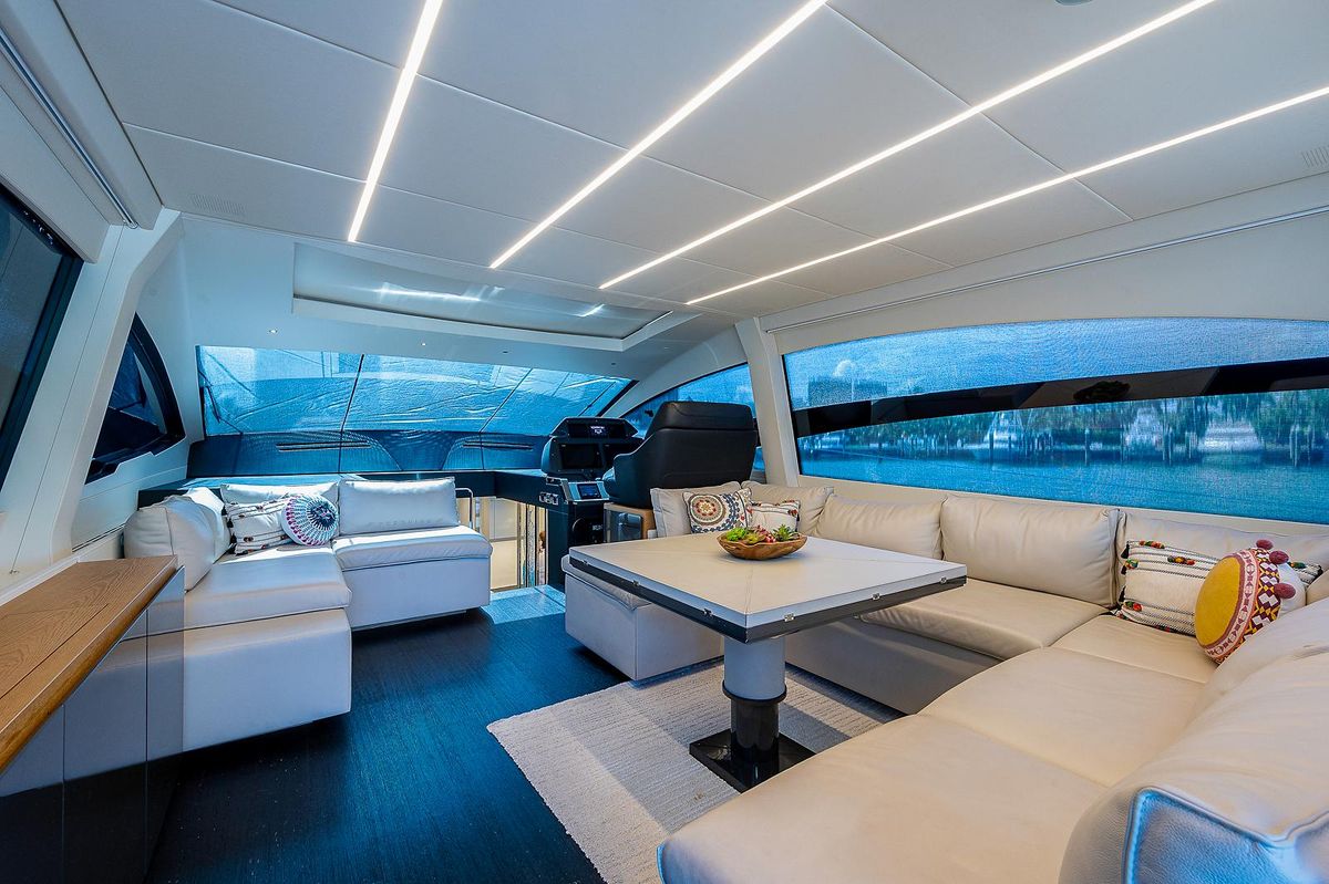 2015 Pershing 70 