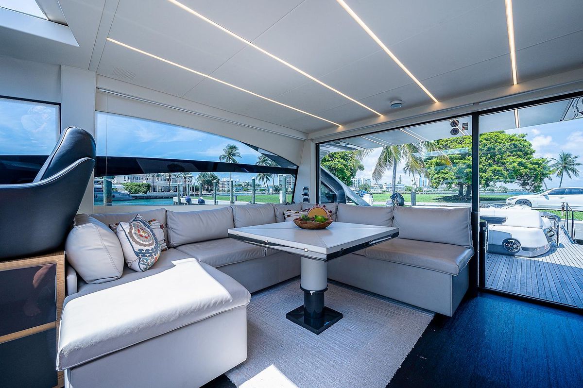 2015 Pershing 70 