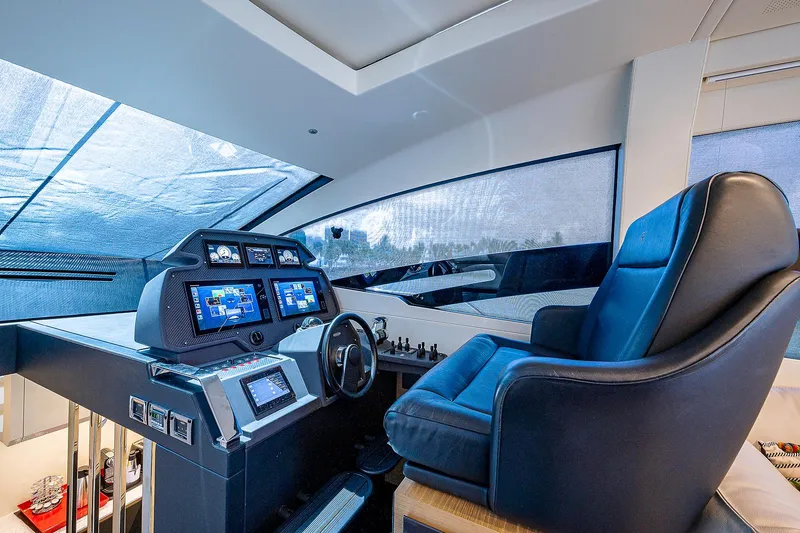 Andiamo Yacht Photos Pics 