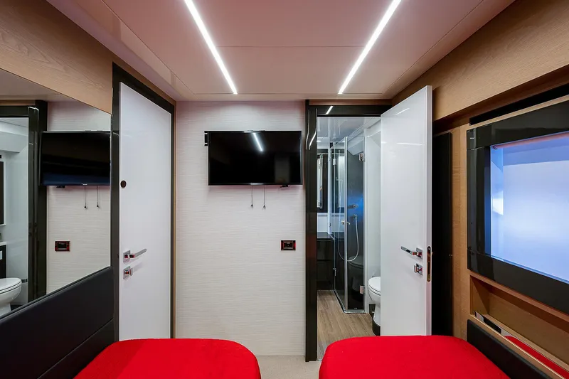 Andiamo Yacht Photos Pics 