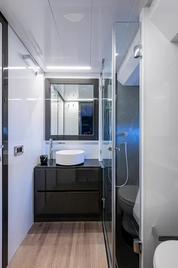 Andiamo Yacht Photos Pics 