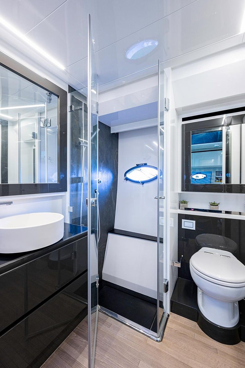 2015 Pershing 70 